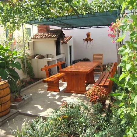 Appartement Kleines Emil Bordo By Interhome *