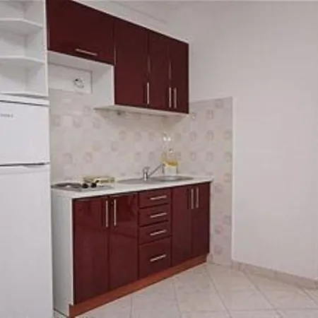 Kleines Emil Bordo By Interhome Муртер