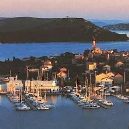 Kleines Emil Bordo By Interhome Murter