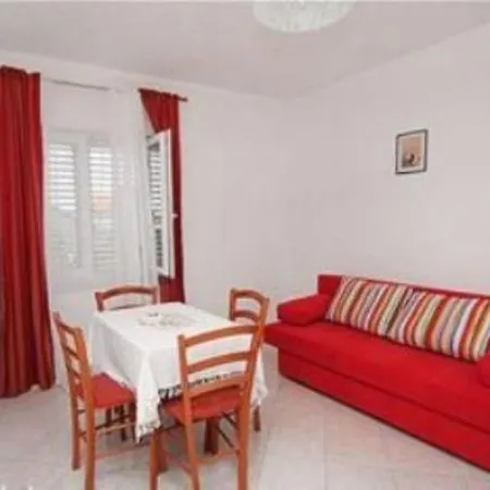 Kleines Emil Bordo By Interhome Murter