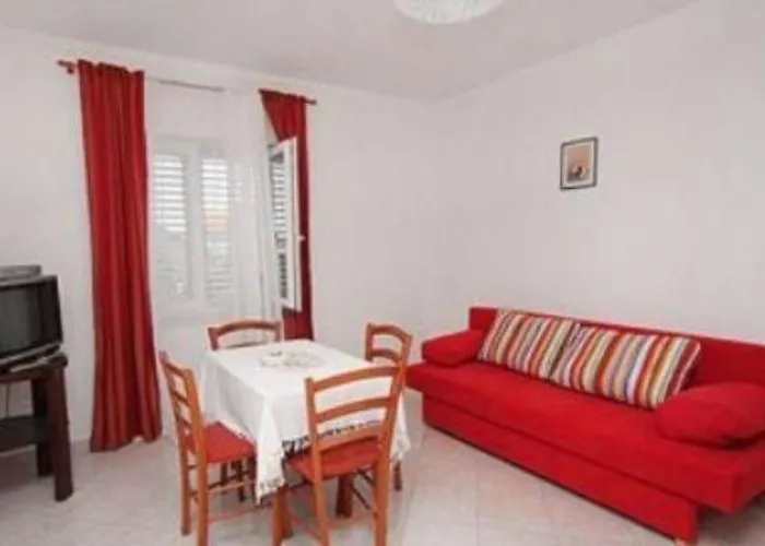 Kleines Emil Bordo By Interhome Murter